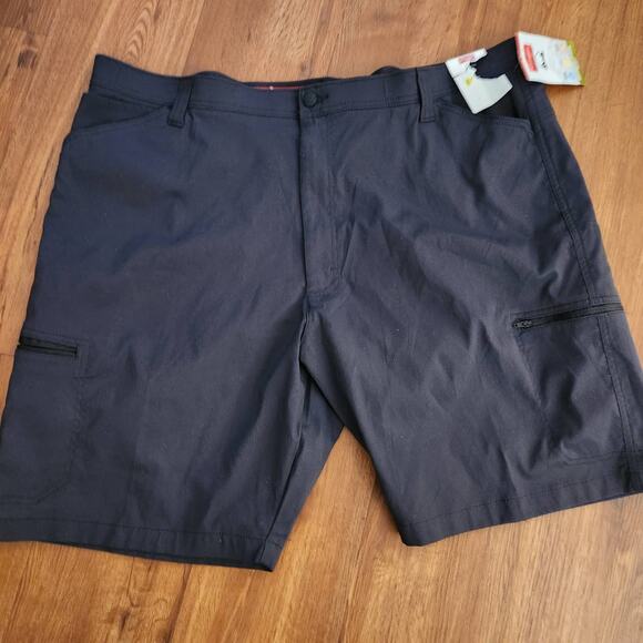 Wrangler Performance Zip Cargo Shorts - Black - Size 46 - Picture 1 of 8